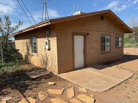 2484 N Sulphur Springs St in Douglas, AZ - Building Photo
