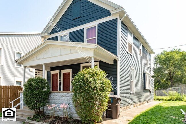 2011 Hoagland Ave in Fort Wayne, IN - Building Photo - Building Photo