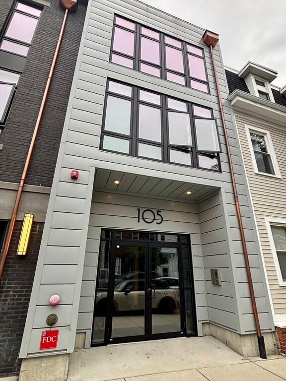 105 W 3rd St, Unit 1