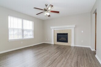 712 Hibiscus Cir in Belton, MO - Building Photo - Building Photo