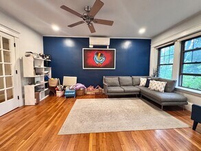1584 Beacon St, Unit 1 in Brookline, MA - Building Photo - Building Photo