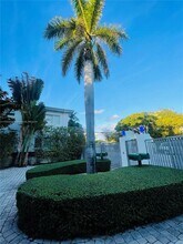 8036 Harding Ave-Unit -4 in Miami Beach, FL - Building Photo - Building Photo