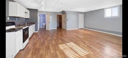 1384 Flintwood Rd in Franktown, CO - Foto de edificio - Building Photo