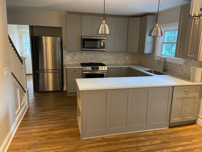 437 Prospect Ave, Unit Right in East Aurora, NY - Building Photo - Building Photo