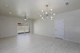 2860 Jamaica Blvd S in Lake Havasu City, AZ - Building Photo - Building Photo