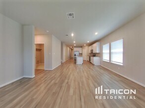 13551 Paxton Blvd in Saint Hedwig, TX - Building Photo - Building Photo