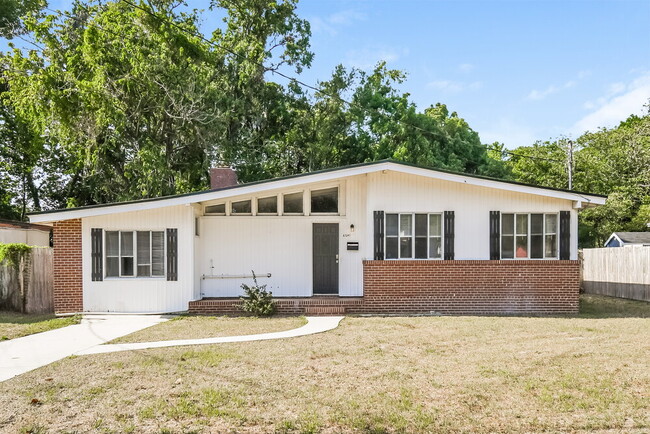 property at 6041 Terry Parker Dr N