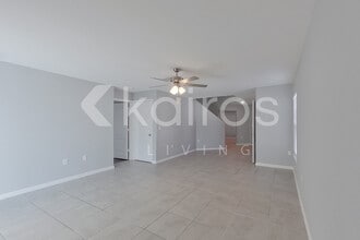 8460 Indian Laurel Ln, Unit L10C in Brooksville, FL - Building Photo - Building Photo