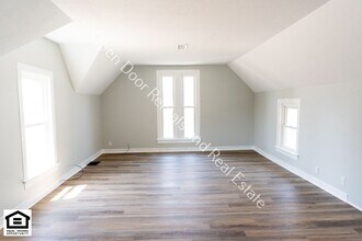 109 E Broad St in Angola, IN - Building Photo - Building Photo