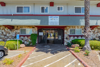 Arcadia Apartments in Sacramento, CA - Building Photo - Building Photo