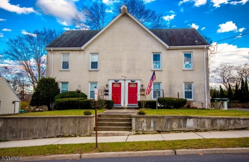 23 Madison St in Newton, NJ - Building Photo
