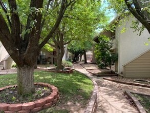 11130 N Stratford Dr in Oklahoma City, OK - Building Photo - Building Photo