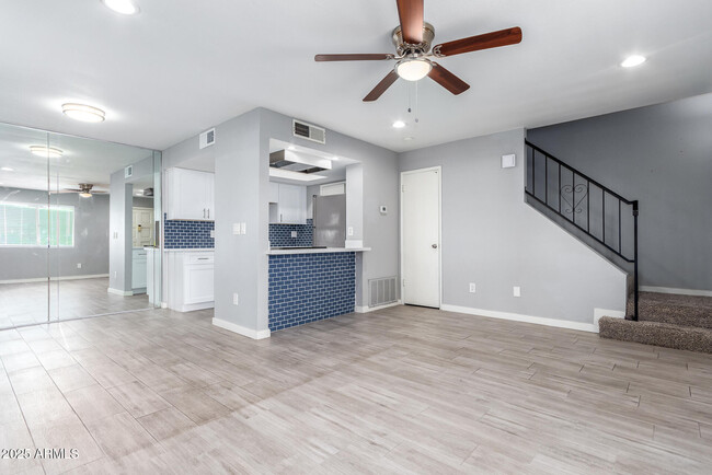property at 10227 N 7th Pl