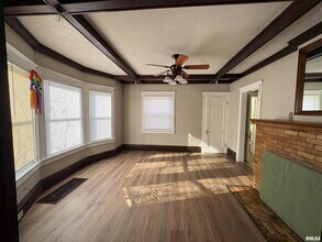 2403 N Peoria Ave in Peoria, IL - Building Photo - Building Photo