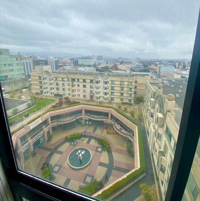 988 Franklin St, Unit 1010 in Oakland, CA - Building Photo - Building Photo