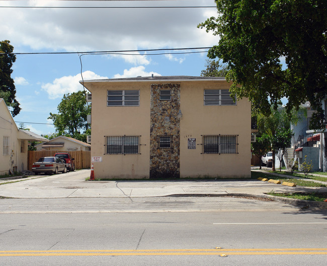 1470 NW 29th St in Miami, FL - Building Photo - Building Photo