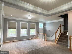 22464 Maison Carree Square in Ashburn, VA - Building Photo - Building Photo