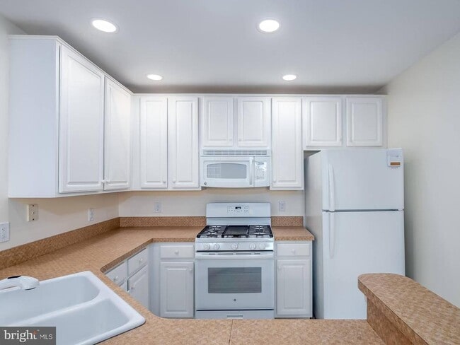 12755 Fair Crest Ct in Fairfax, VA - Building Photo - Building Photo