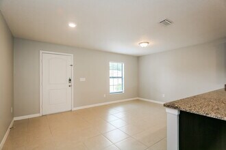 6543 Redbay Dr in Brooksville, FL - Building Photo - Building Photo