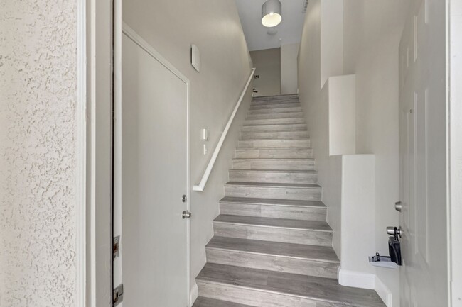 721 Peachy Canyon Cir in Las Vegas, NV - Building Photo - Building Photo