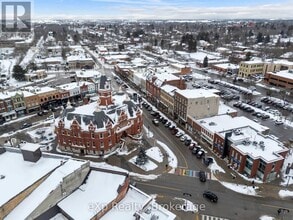 24 Wellington St in Stratford, ON - Building Photo - Building Photo