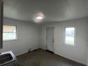 1005 Hamilton Ave in Farrell, PA - Building Photo - Building Photo