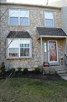 158 Brandywine Ct in Kennett Square, PA - Building Photo