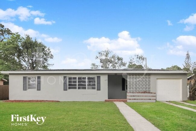 property at 1275 W Wellington Dr