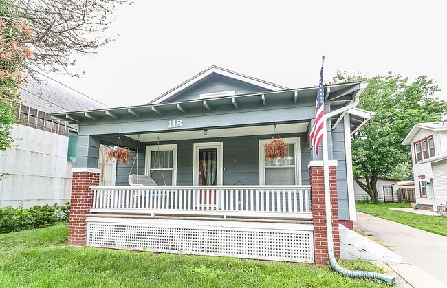 property at 118 S Manhattan Ave