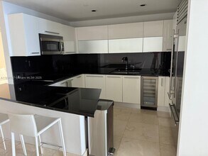 17121 Collins Ave, Unit 3506 in Sunny Isles Beach, FL - Foto de edificio - Building Photo