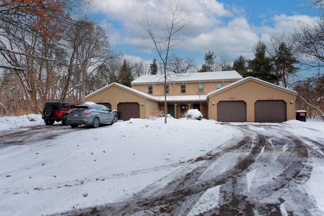 2739 Kragspough Ct in Holland, MI - Building Photo - Building Photo