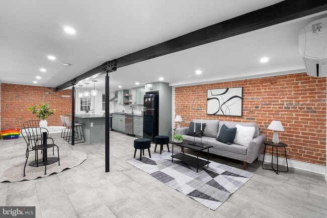 property at 1616 Kilbourne Pl NW