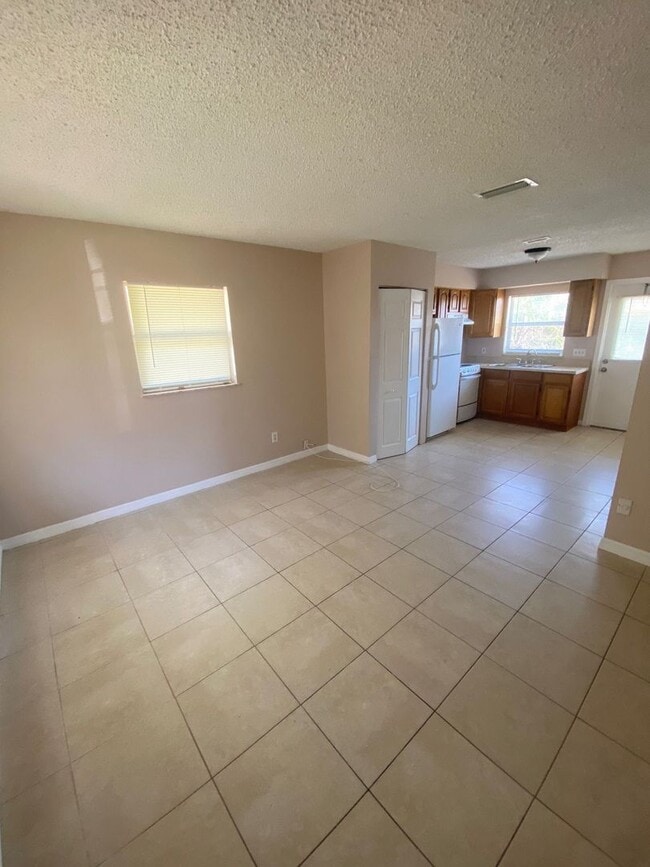 5004 La Salle St in Fort Pierce, FL - Building Photo - Building Photo