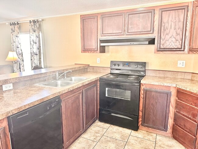 17148 N Sunflower Ave, Unit #4 in Gardendale, TX - Building Photo - Building Photo