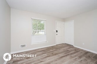5911 Carmelwood Cir in Louisville, KY - Building Photo - Building Photo