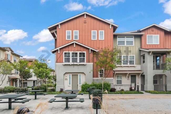 2077 Kiwi Walkway in San Jose, CA - Building Photo - Building Photo