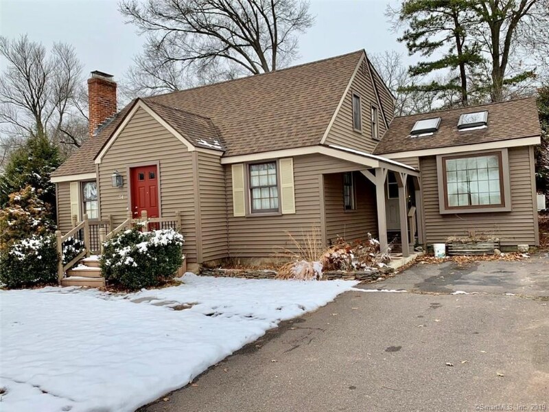 54 Briarwood Rd in Newington, CT - Building Photo