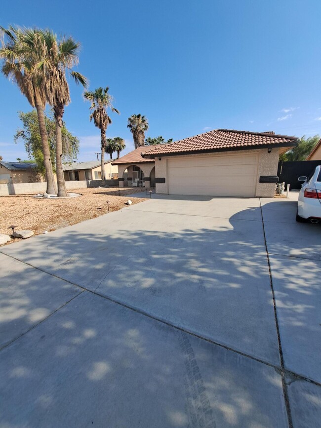68605 Tortuga Rd in Cathedral City, CA - Building Photo - Building Photo