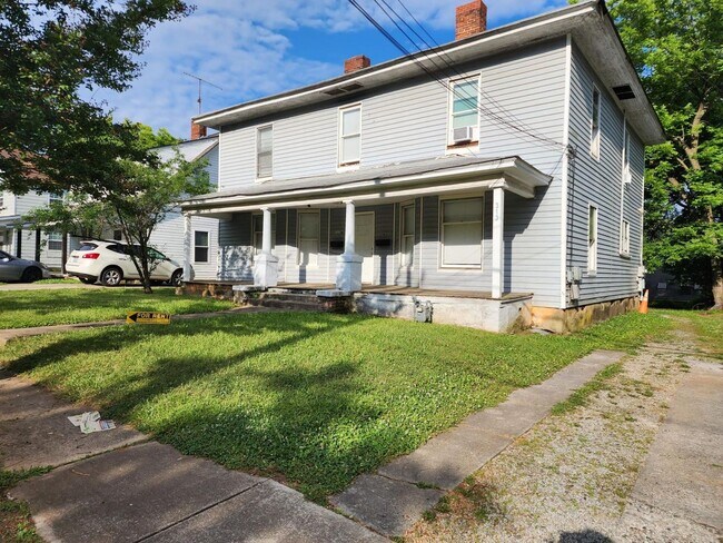 313 4th St, Unit Unit A in High Point, NC - Foto de edificio - Building Photo
