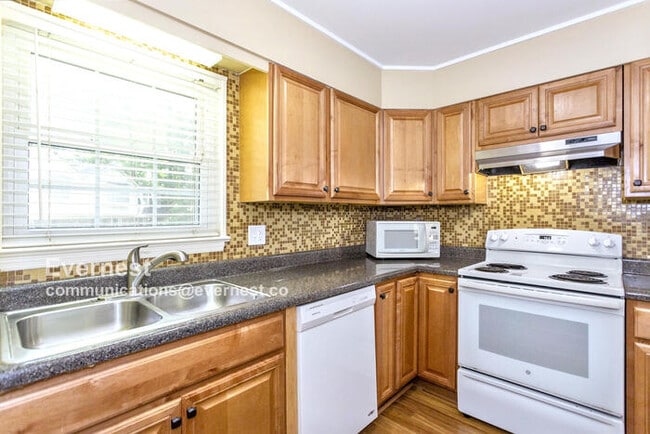 804 Vestavia Villa Ct in Vestavia Hills, AL - Building Photo - Building Photo