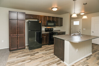 Edgewater Villas in Sioux Falls, SD - Building Photo - Interior Photo