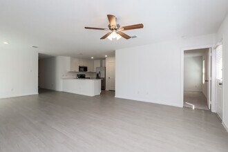 16002 Tallis Dr in Conroe, TX - Building Photo - Building Photo