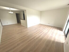 2238 Abbeywood Dr in Lisle, IL - Building Photo - Building Photo