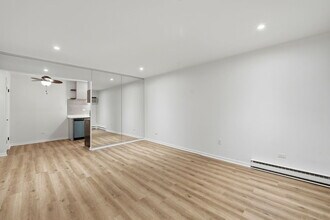 850 E Old Willow Rd in Prospect Heights, IL - Building Photo - Building Photo