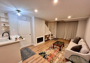 389 Half Moon Ln in Daly City, CA - Building Photo