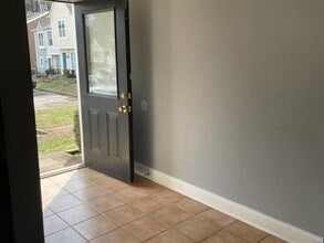 6721 Trafalger Square in Norcross, GA - Foto de edificio - Building Photo