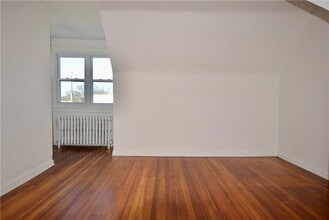 43 Bradford St in Harrison, NY - Building Photo - Building Photo