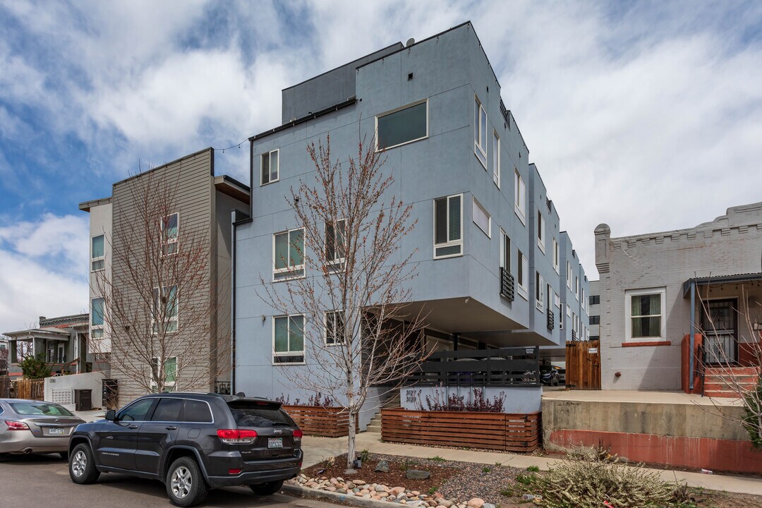 3127 W Conejos Plz in Denver, CO - Building Photo