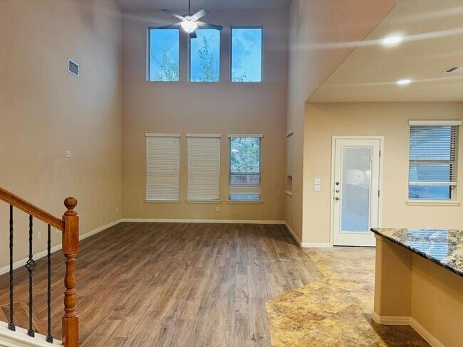 1025 Fred Couples Ct in Round Rock, TX - Foto de edificio - Building Photo