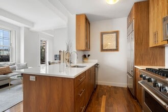 88 Greenwich St, Unit 2106 in New York, NY - Building Photo - Building Photo